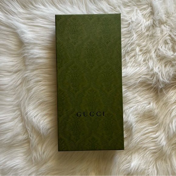Gucci GG Monogram Grey/Ivory Reversible Wool Fringe Scarf + Box - Picture 10 of 10